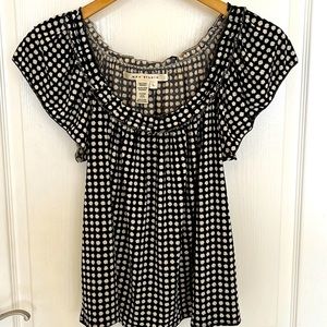 Max Studio black and white top